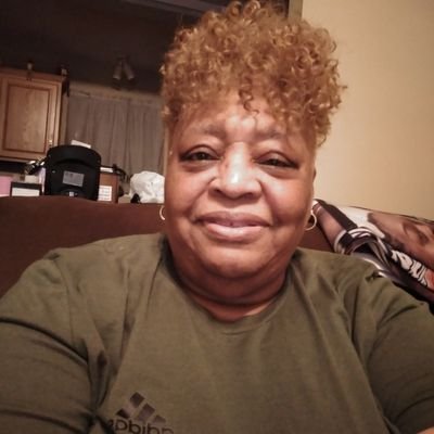 Profile Picture of Shirley Manning (@Shirley93112636) on Twitter