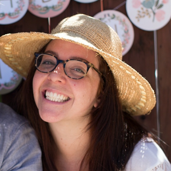 Profile Picture of Amy Richard (@arichard6311) on Poshmark