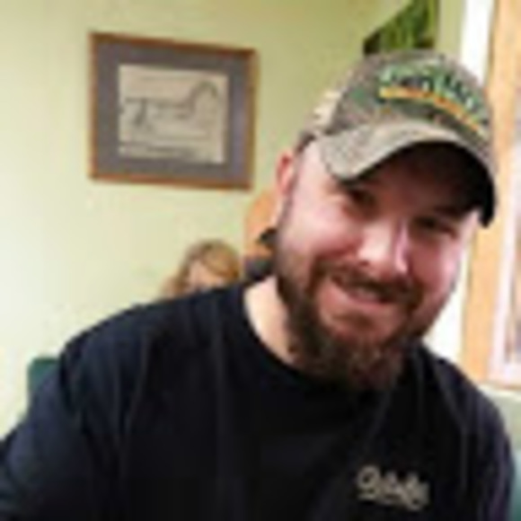 Profile Picture of David Freitas (@fajitas3) on Poshmark