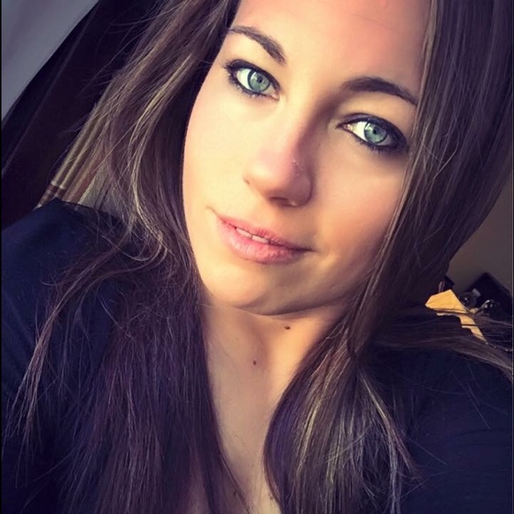 Profile Picture of Tamara Honeycutt (@tamaramarie31) on Poshmark