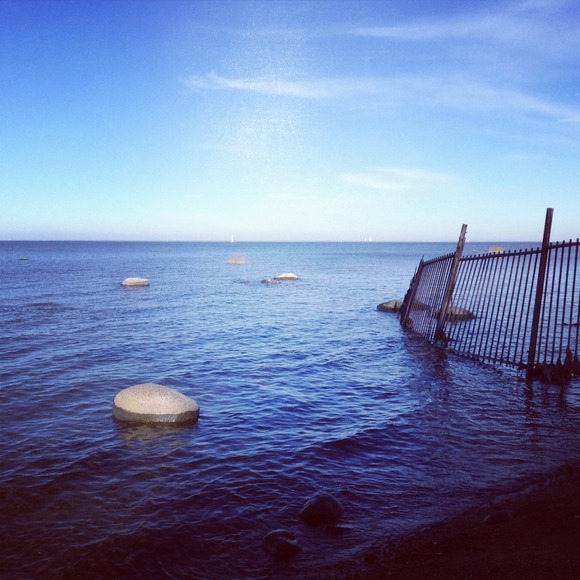 Profile Picture of Vivian Gao (@blessingear) on Poshmark