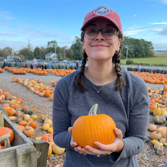 Profile Picture of Julianna Augustine (@julesaugy) on Poshmark