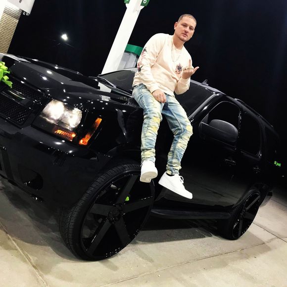 Profile Picture of James Hardin (@jameshardinspl) on Poshmark