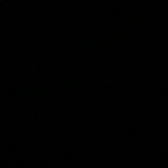 Profile Picture of Ella Deperro (@ellakate122) on Poshmark