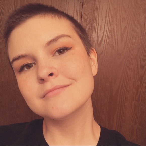 Profile Picture of Renée Hackney (@piratenay) on Poshmark