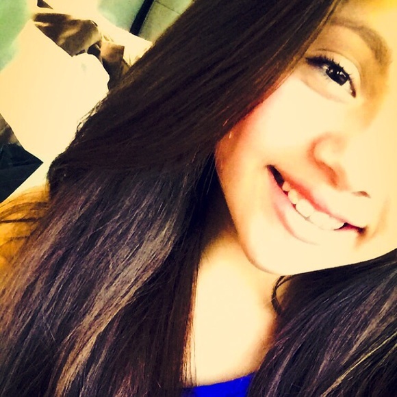 Profile Picture of Isabel Rayas (@isabelrayas) on Poshmark