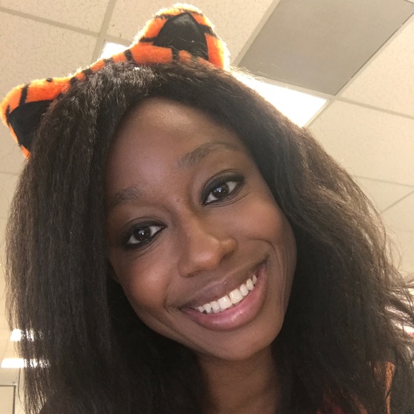 Profile Picture of Toni Lackowski (@tonitonetonie) on Poshmark