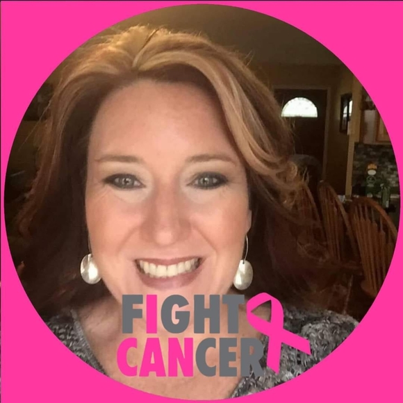 Profile Picture of Lorie Ledbetter (@plumbright00) on Poshmark