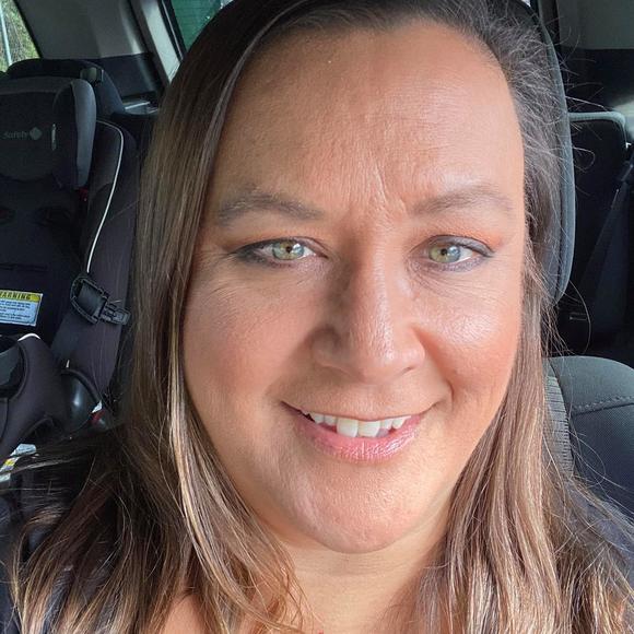 Profile Picture of Rayna Kandravi (@raynakandravi) on Poshmark