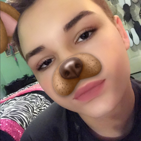 Profile Picture of Devin Thayer (@dthayer331) on Poshmark