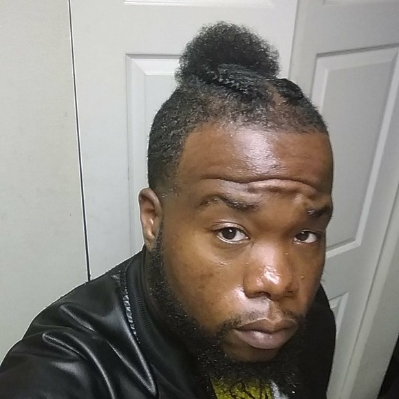 Profile Picture of Wendyll Lafeirrere (@wendyll29) on Poshmark
