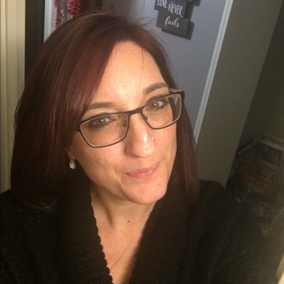 Profile Picture of Dawn Baronowski (@dawn2578) on Poshmark