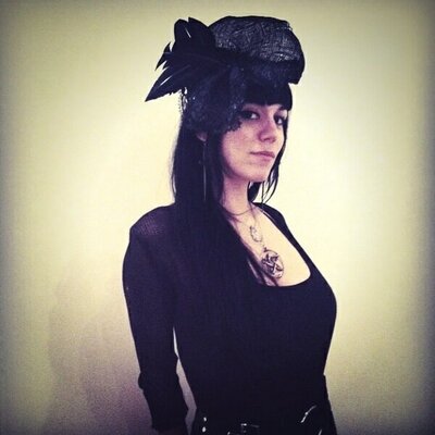 Profile Picture of Alice Flores (@aliceflores23) on Twitter