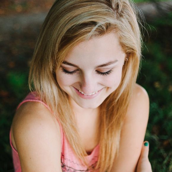 Profile Picture of Taylor Azizeh (@tazizeh) on Poshmark