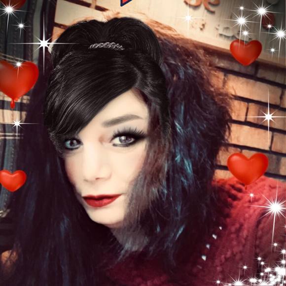 Profile Picture of Noelle Pierce (@nrascal) on Poshmark