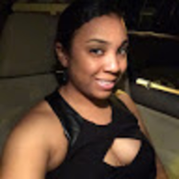 Profile Picture of Ayesha Hughes (@ayeshahughes13) on Poshmark