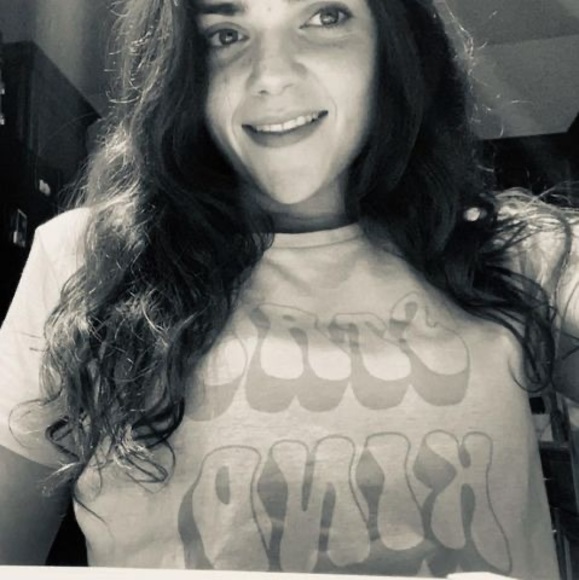 Profile Picture of Vanessa Olecki (@vanessaolecki) on Poshmark