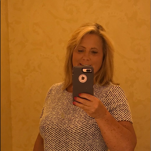 Profile Picture of Deborah Norder (@norder4) on Poshmark