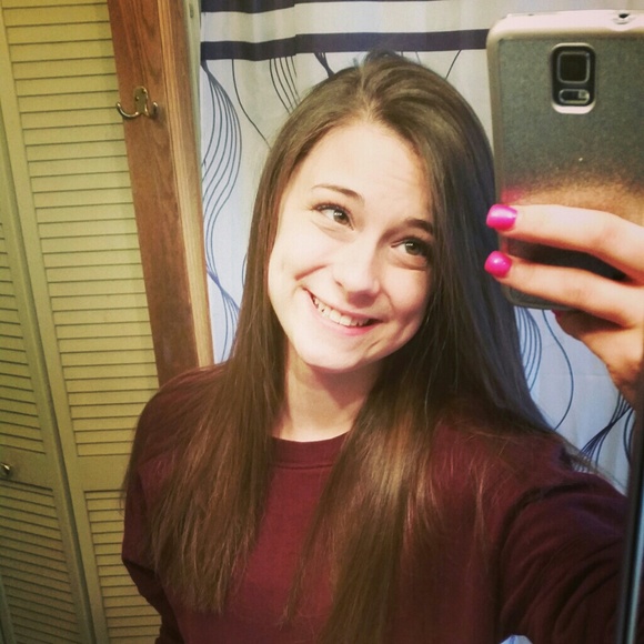Profile Picture of Sarah Fenlon (@sarahfenlon89) on Poshmark