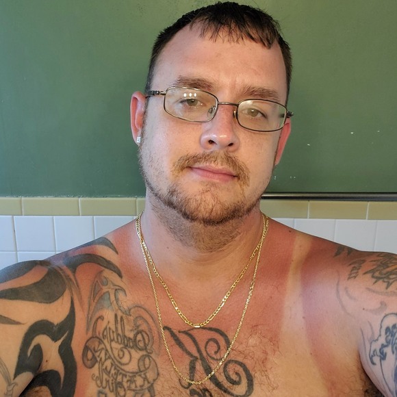 Profile Picture of David Kreitzer (@davidkreitzer92) on Poshmark