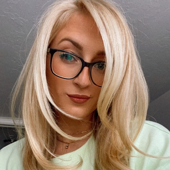 Profile Picture of Alexis Keester (@alexiskeester) on Poshmark