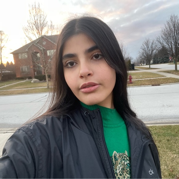 Profile Picture of Raghd Abazid (@raghdabazid) on Poshmark