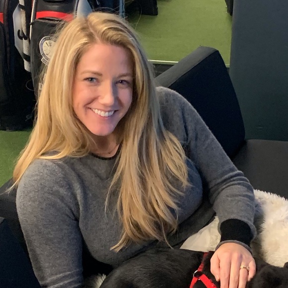 Profile Picture of Christina Dunlop (@christinadunlop) on Poshmark