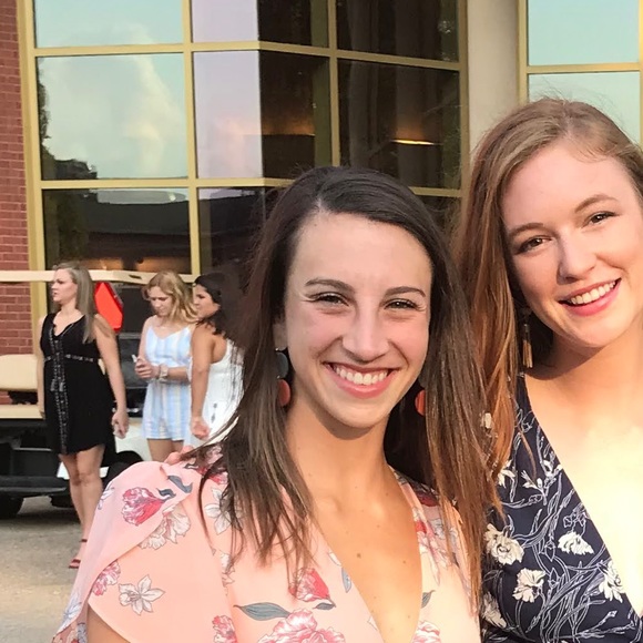 Profile Picture of Olivia Honaker (@olivhon19) on Poshmark