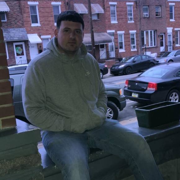 Profile Picture of Thomas Barr (@teebz215) on Poshmark