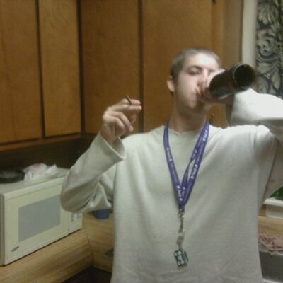 Profile Picture of Tony Haupt (@Du85t3pt1c0n) on Twitter