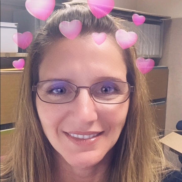 Profile Picture of Shannon Mcquoid (@shmcquoid) on Poshmark