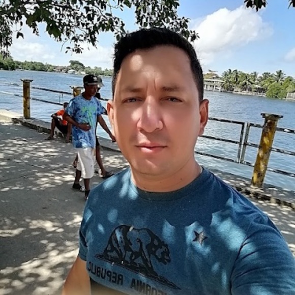 Profile Picture of Emadrid9 Emadrid9 (@eddym425) on Poshmark