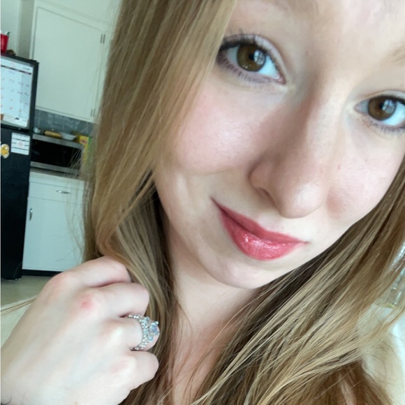 Profile Picture of Christina Schmitt (@ohlischmitt) on Poshmark