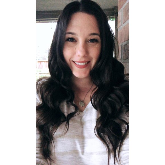 Profile Picture of Aimee Soncrant (@aimz53) on Poshmark