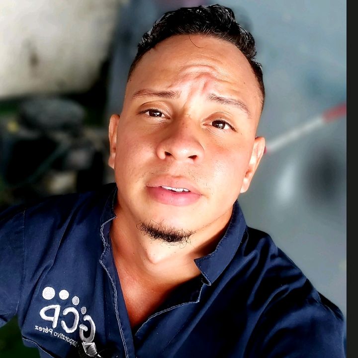 Profile Picture of Elias Howard (@elias_dedyeer) on Tiktok