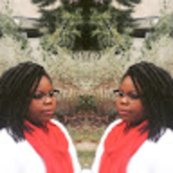 Profile Picture of Denesha Queeley (@deneshabq) on Poshmark