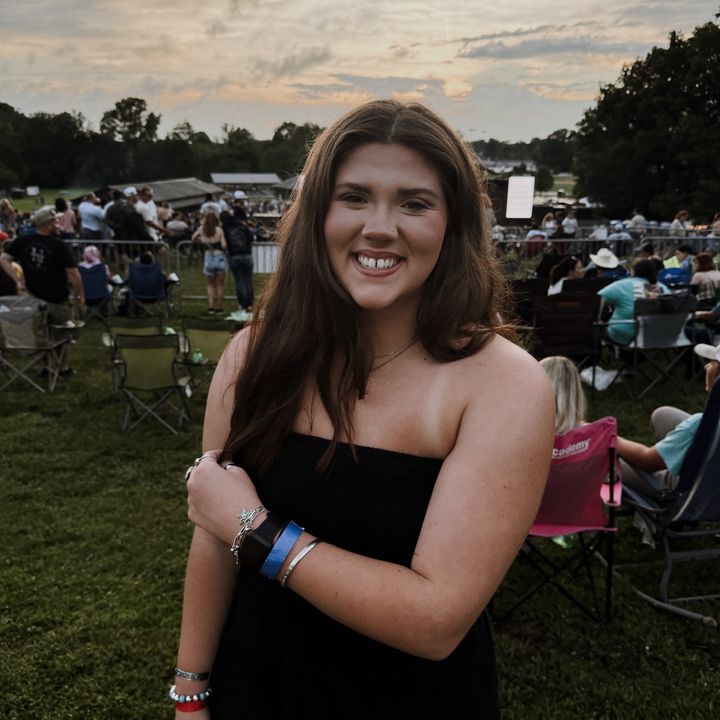 Profile Picture of lori (@lori_allen) on Tiktok