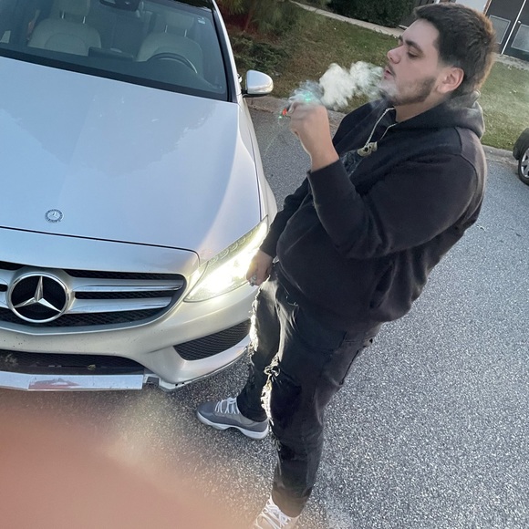 Profile Picture of Jacob Mendez (@jtmendez69) on Poshmark