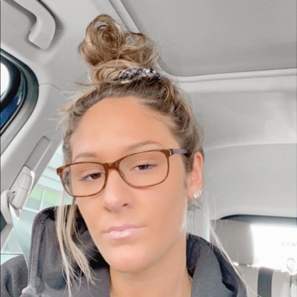 Profile Picture of Cass Mcerlain (@cassmcerlain15) on Poshmark