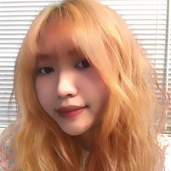 Profile Picture of Luna Nguyen (@dthaong99) on Poshmark