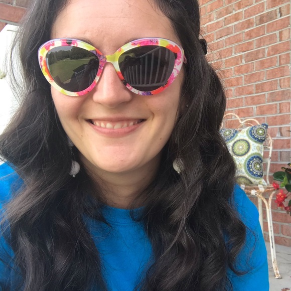 Profile Picture of Ellen Fulp (@ellenfulp) on Poshmark