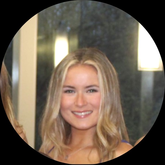 Profile Picture of Clare Scott (@clarescott) on Poshmark