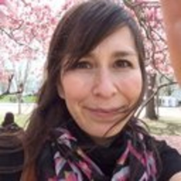 Profile Picture of Yolanda Alvarez (@yolanda8alvarez) on Poshmark