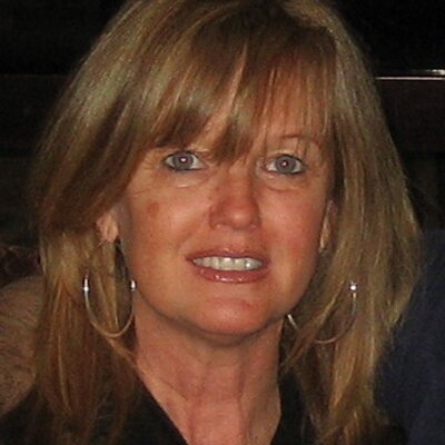 Profile Picture of Lisa Ennis Daggett (@lisadaggett) on Twitter