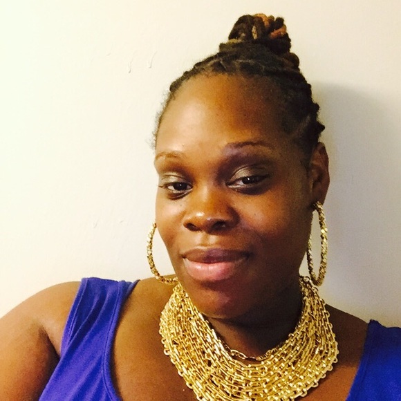 Lena Bropleh - Poshmark Profile Picture of Lena Bropleh (@lbh0507) on Poshmark