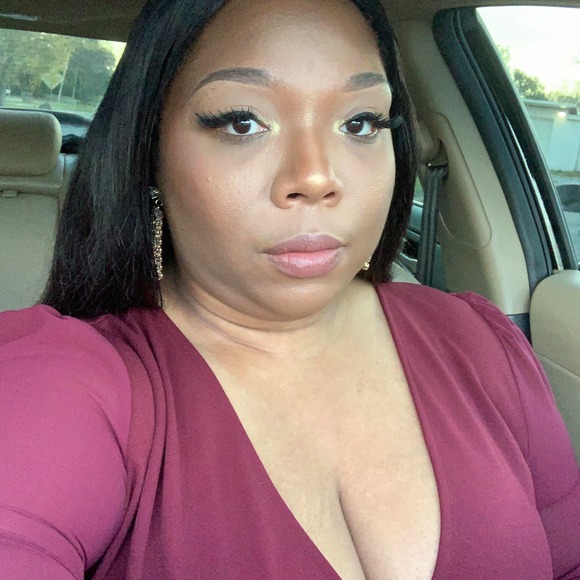 Profile Picture of Ursula Pritchett (@missjuicy87) on Poshmark