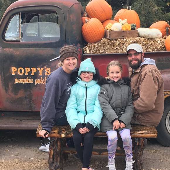 Profile Picture of Melissa Hahn (@isabelle81) on Poshmark