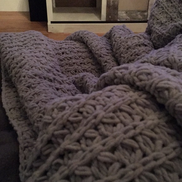 Profile Picture of Amy Hebert (@amyjoanne8) on Poshmark