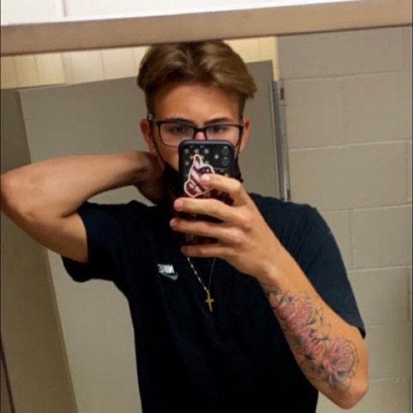 Profile Picture of Lucas Boehlke (@boehlke518) on Poshmark