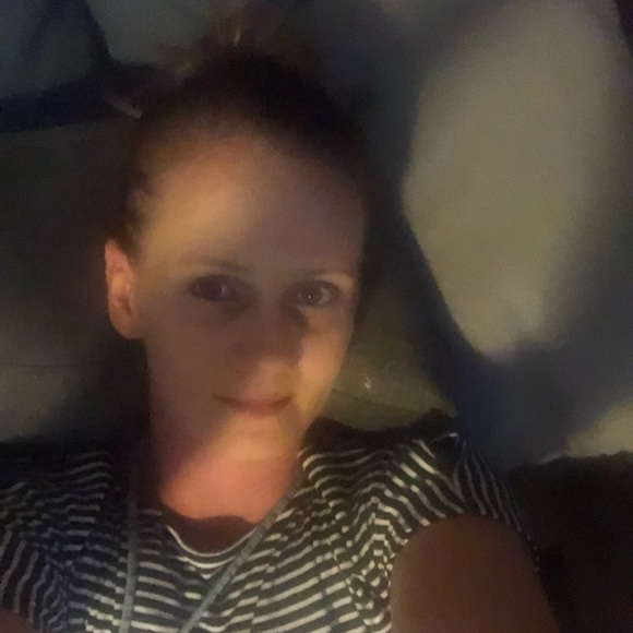Profile Picture of Laura Lindwall (@laura_lindwall) on Poshmark